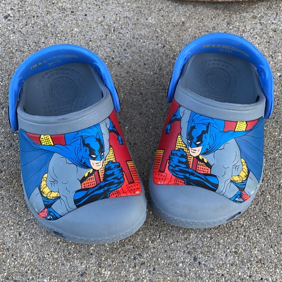DC Comics BATMAN CROCS / Size 4/5 - Picture 2 of 8